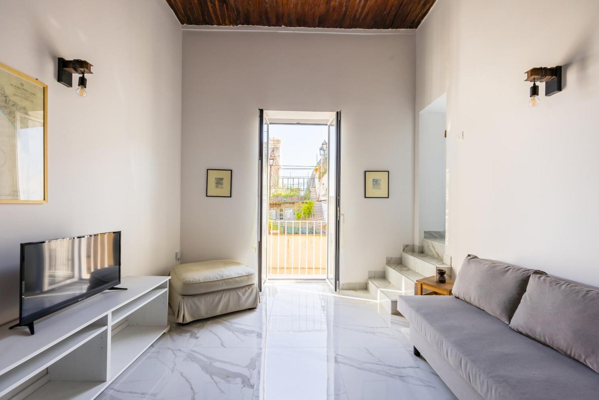 Carrozzieri Nest At Historical Center Apartman Nápoly Kültér fotó